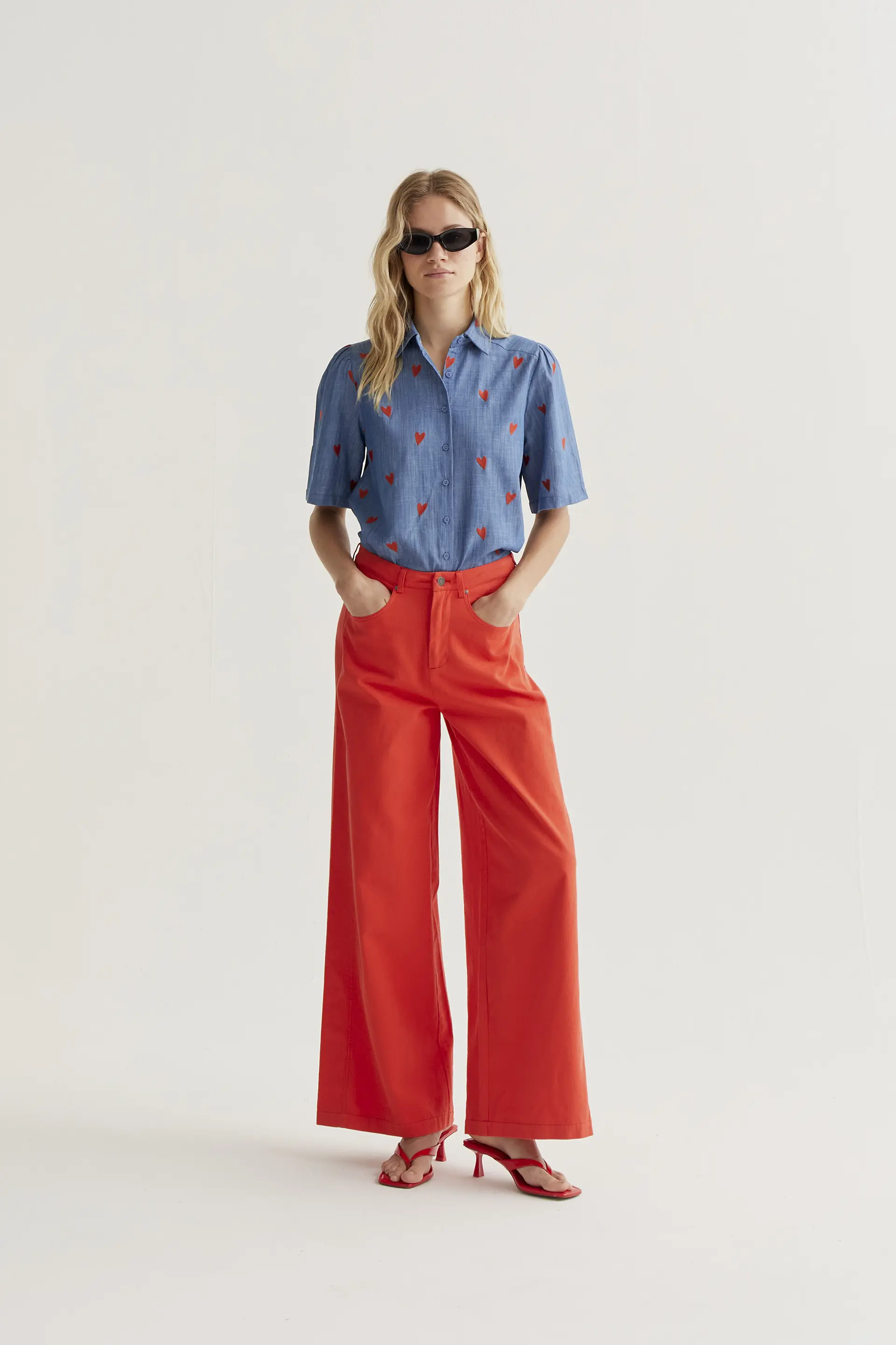 Camisa 100% algodón chambray con bordado de corazones - Image 5