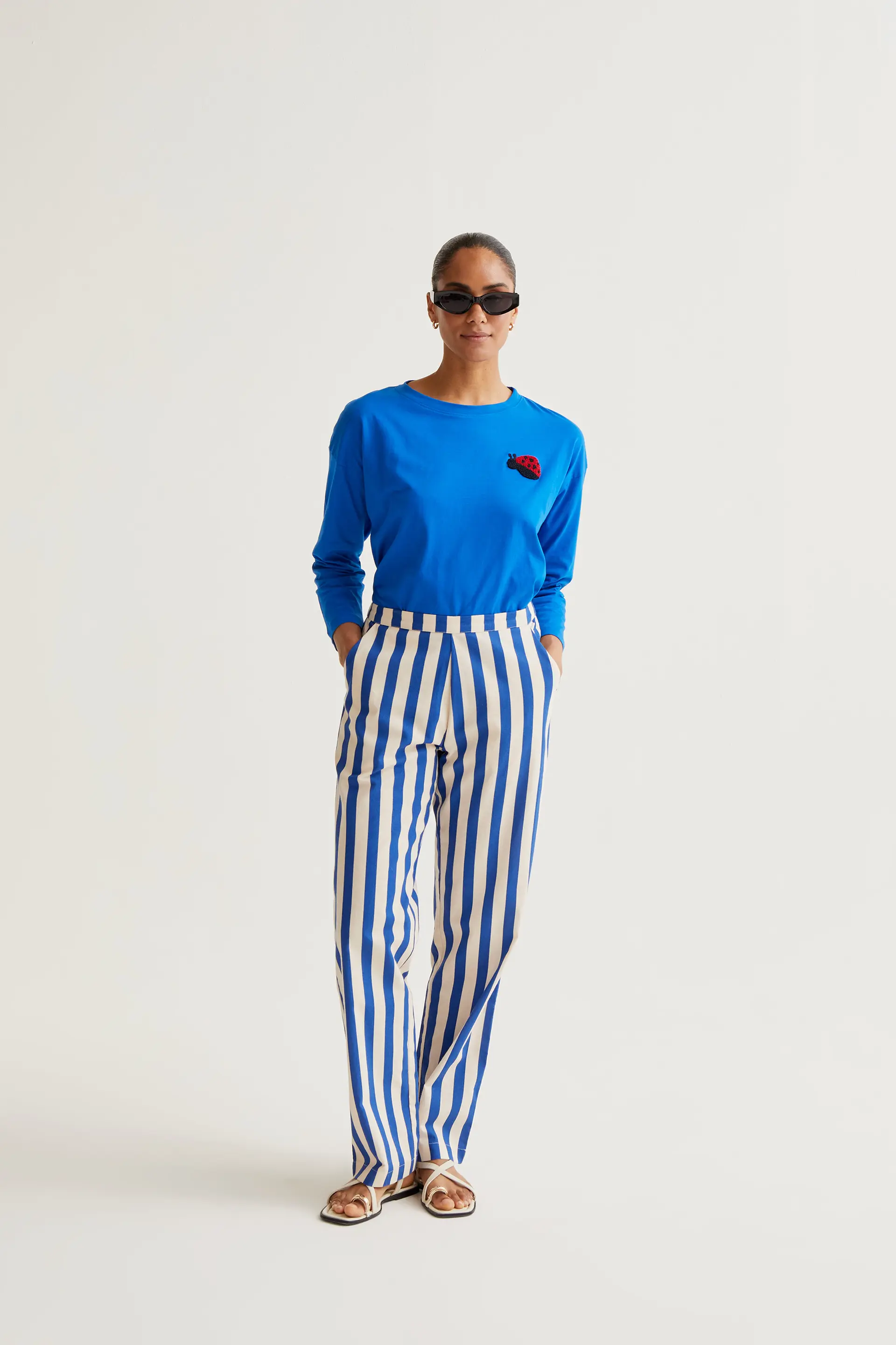 Camiseta azul con bordado Coccinellidae - Image 5