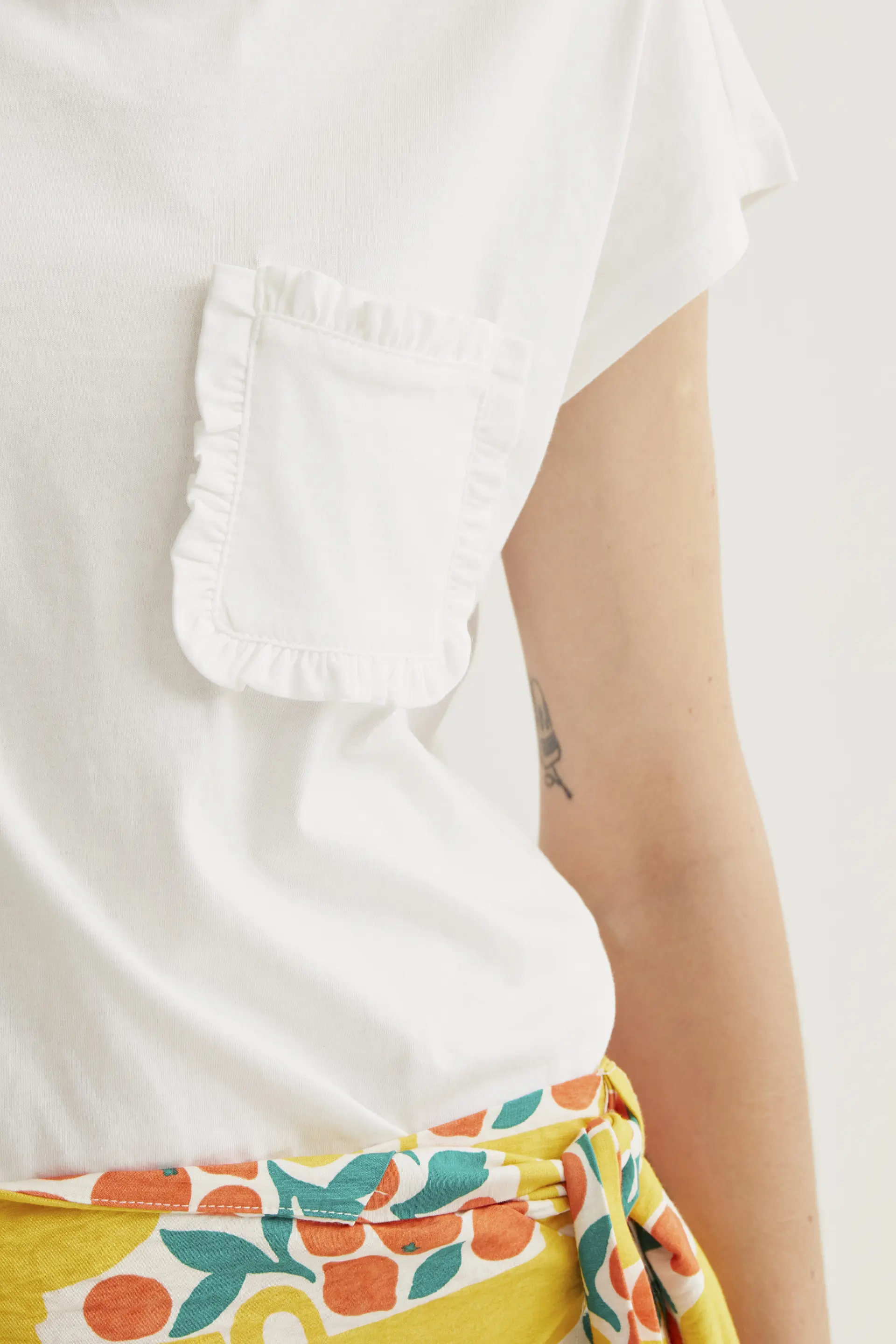 Camiseta  básica 100% algodón blanco - Image 4