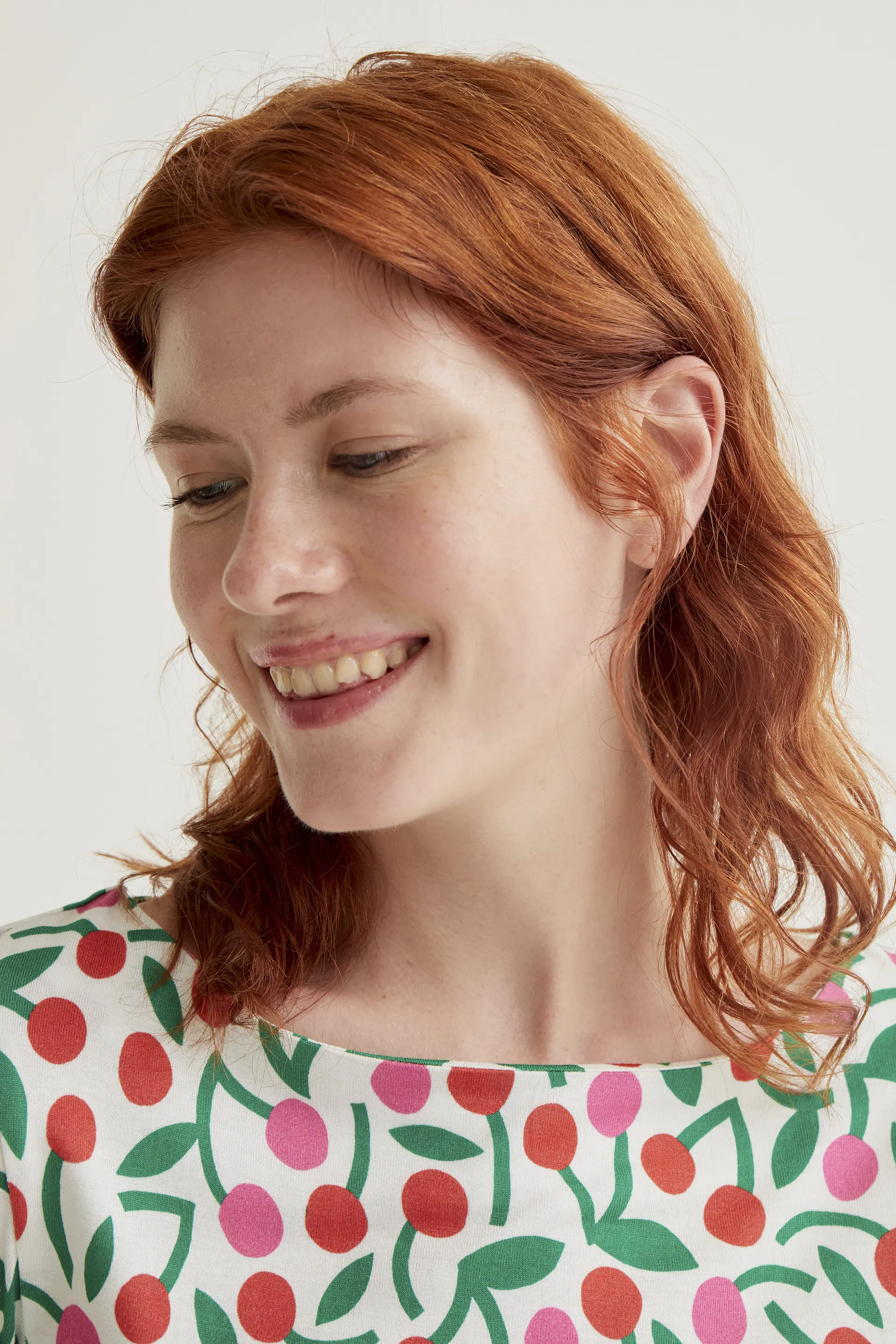 Camiseta con estampado Guinda - Image 4