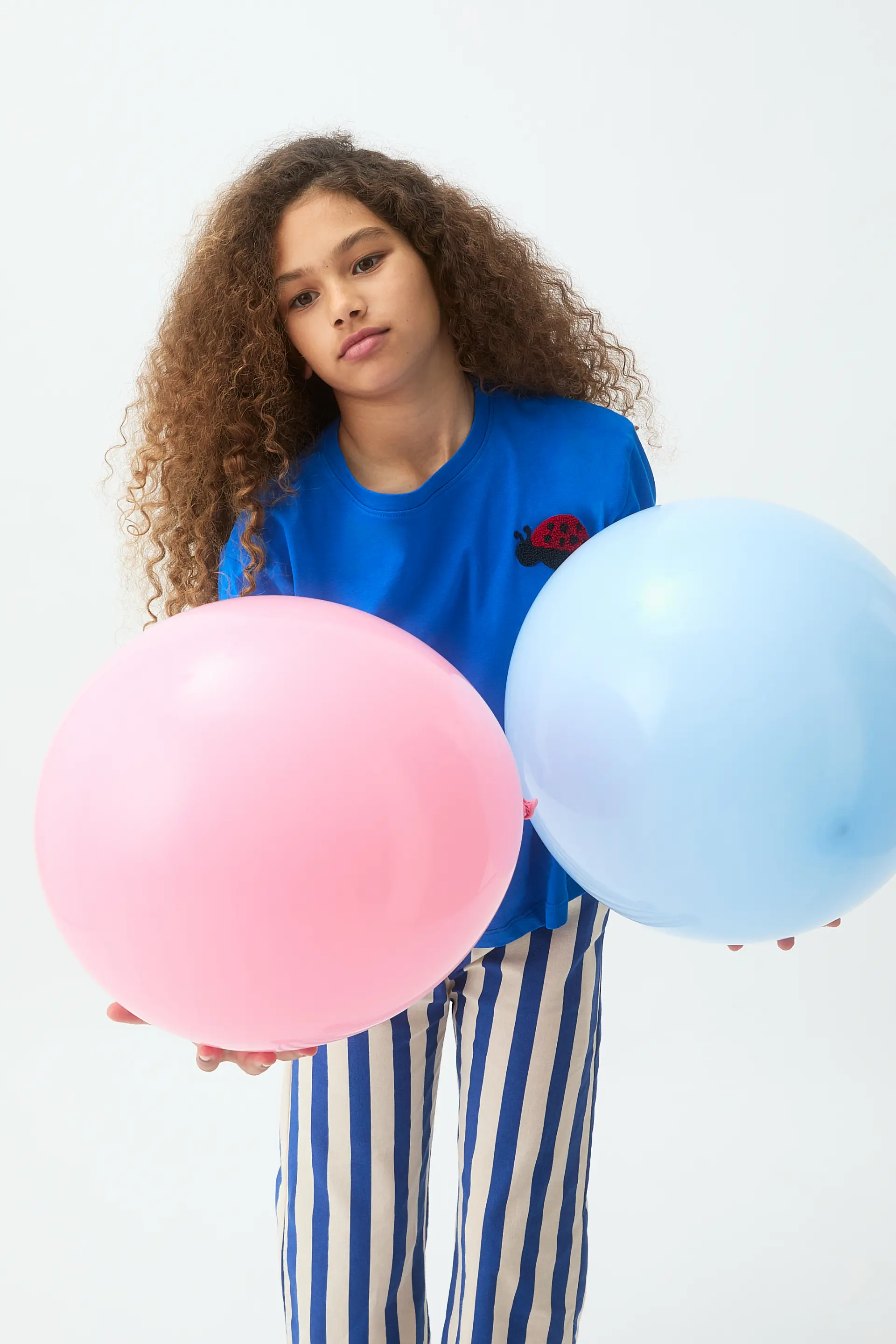 Camiseta de niña manga larga con parche de Coccinellidae - Image 4