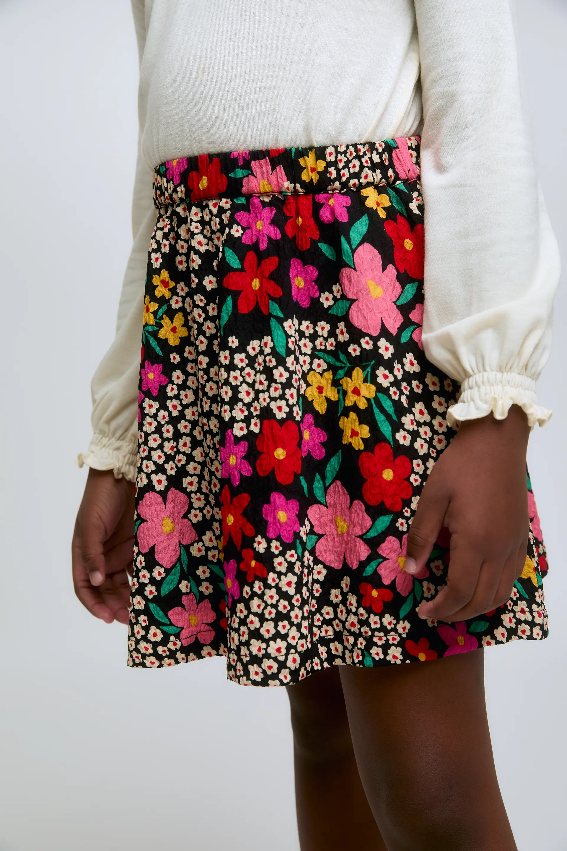 Falda corta de niña con estampado floral Giardino. - Image 3