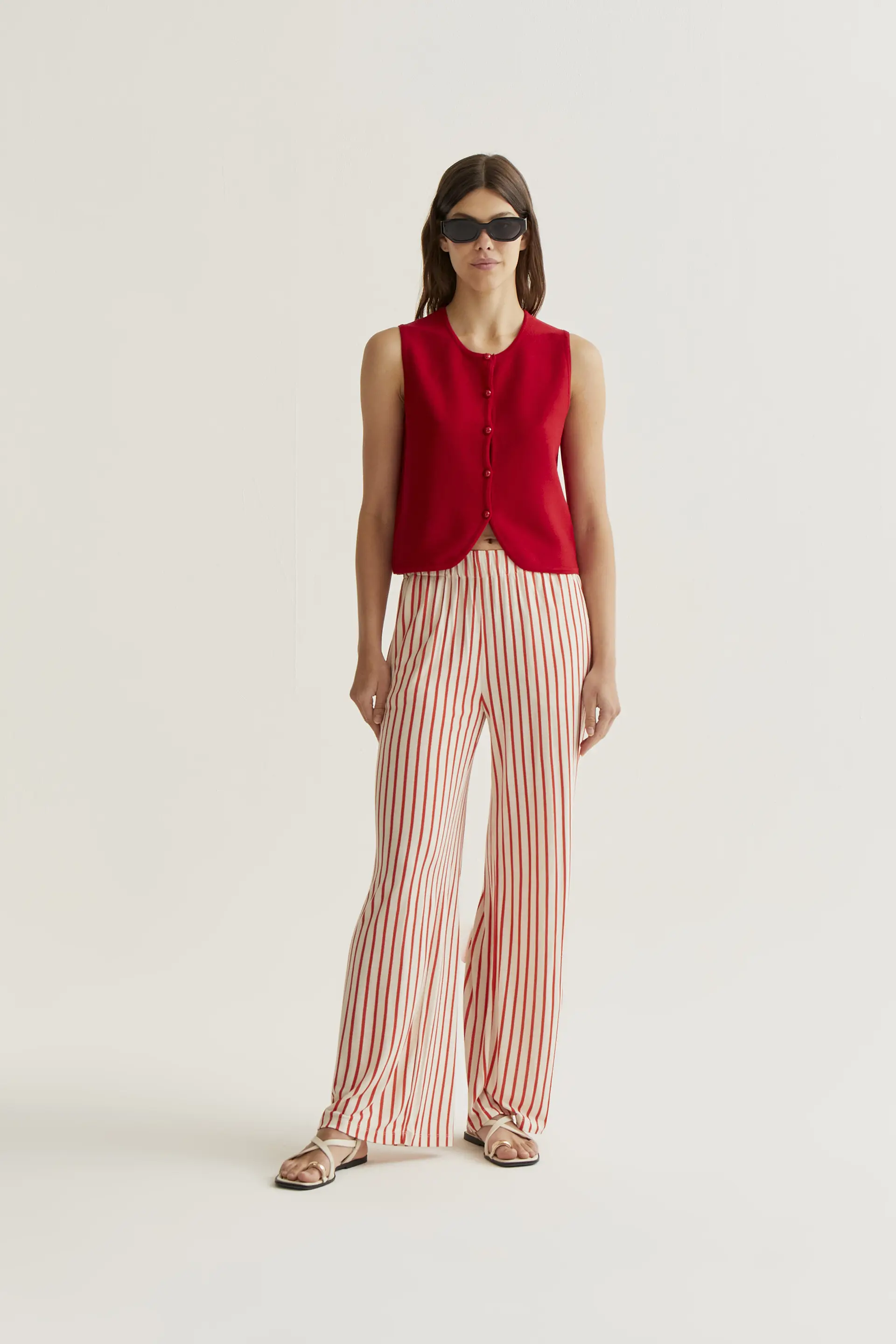 Top chaleco punto rojo - Image 5