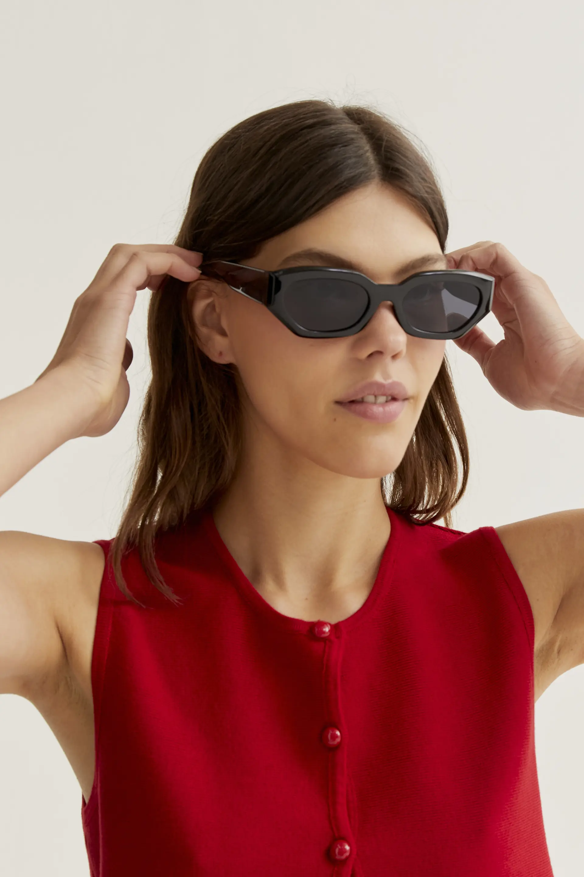 Top chaleco punto rojo - Image 6