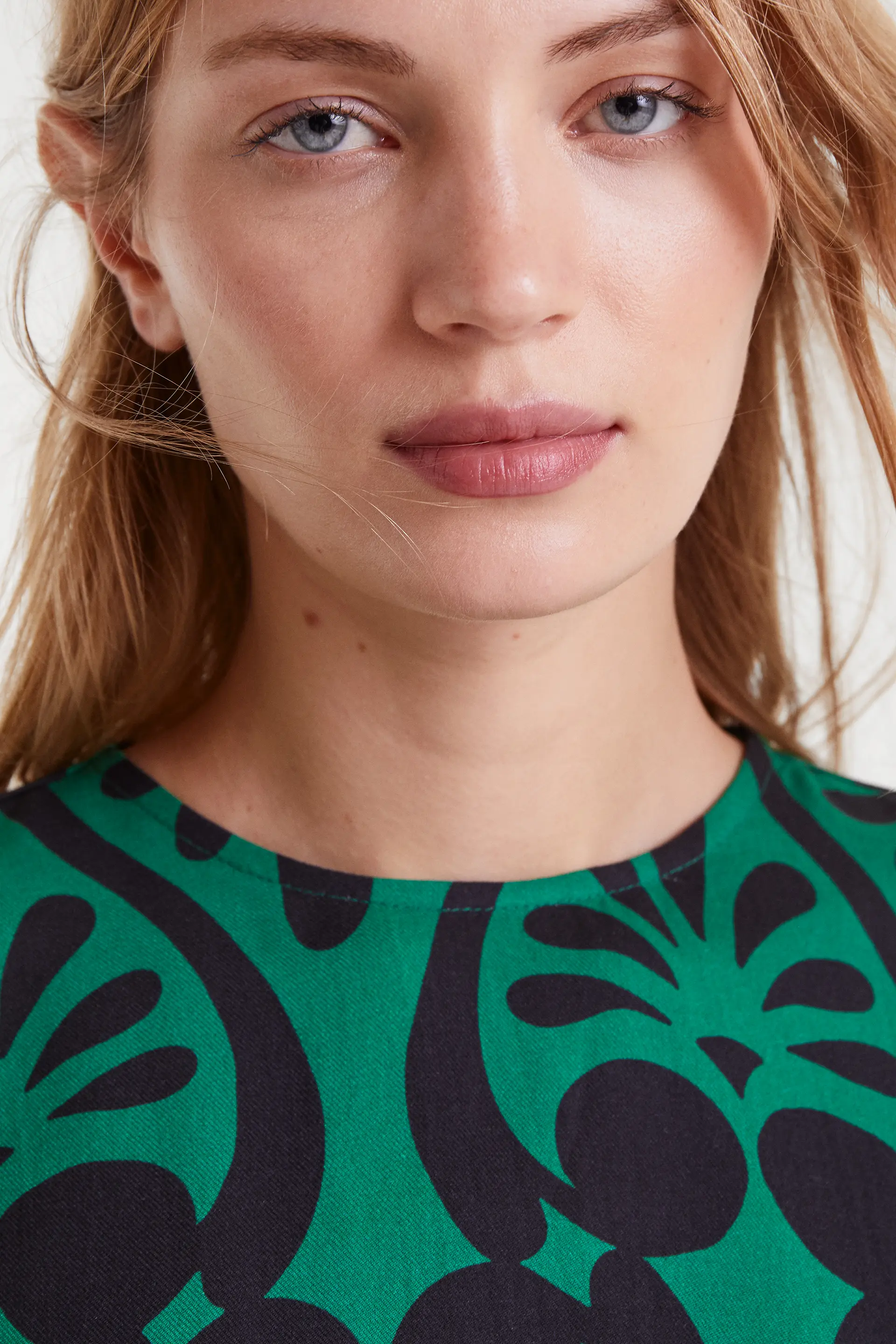 Vestido corto con estampado Baroque - Image 5