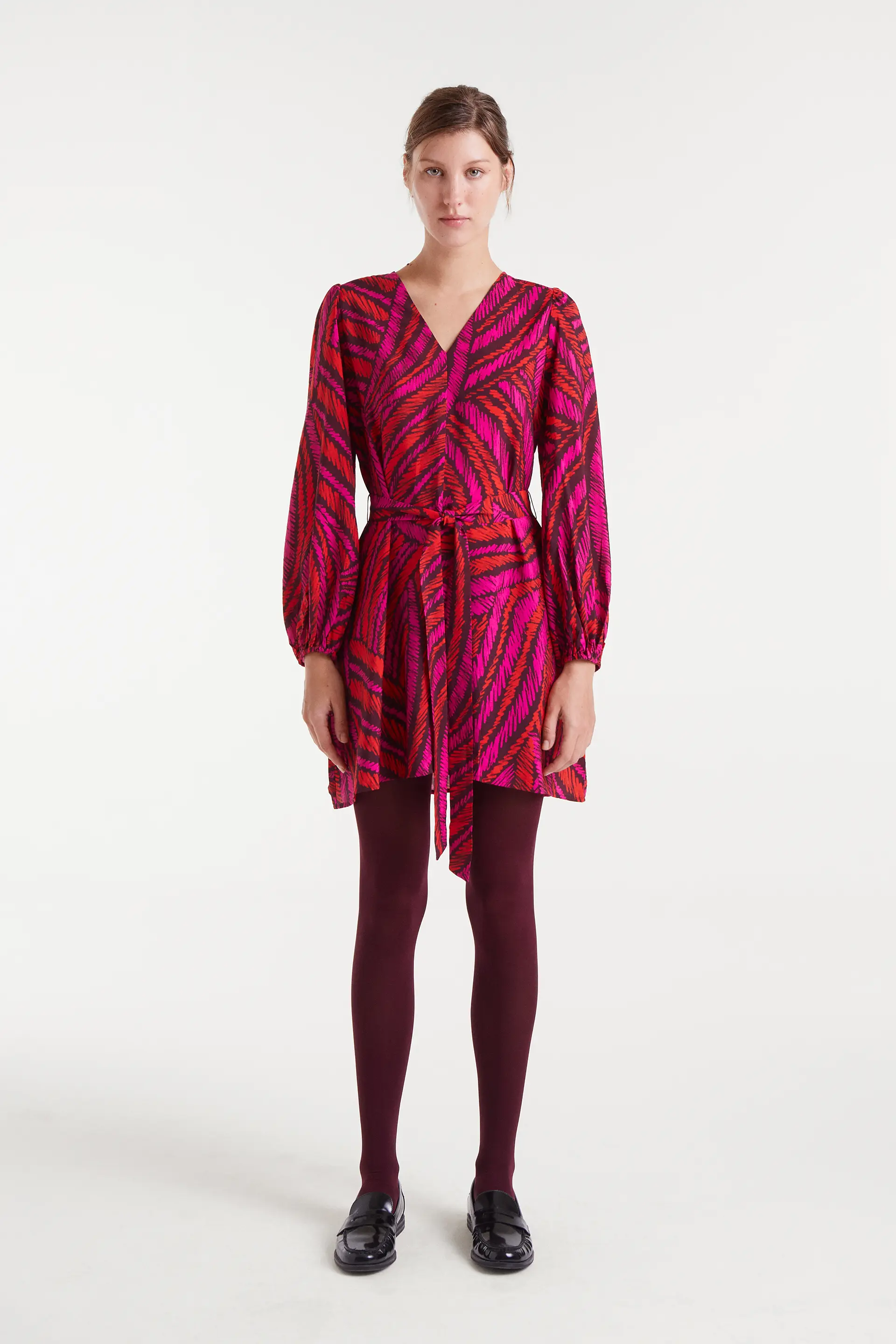 Vestido corto crepé ligero con estampado Fedora - Image 5