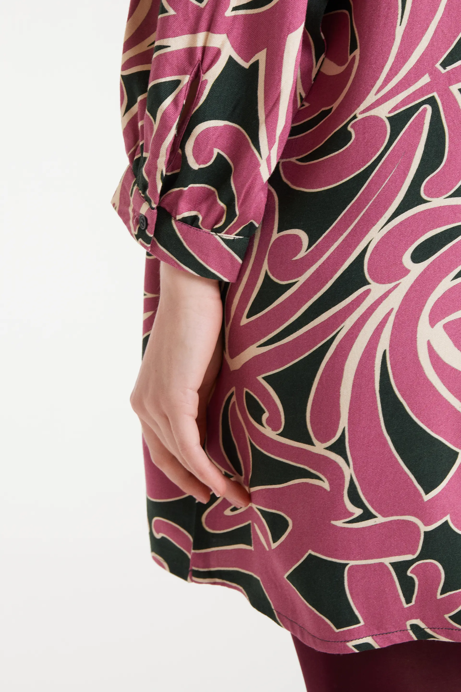 Vestido corto estampado Pastures - Image 4